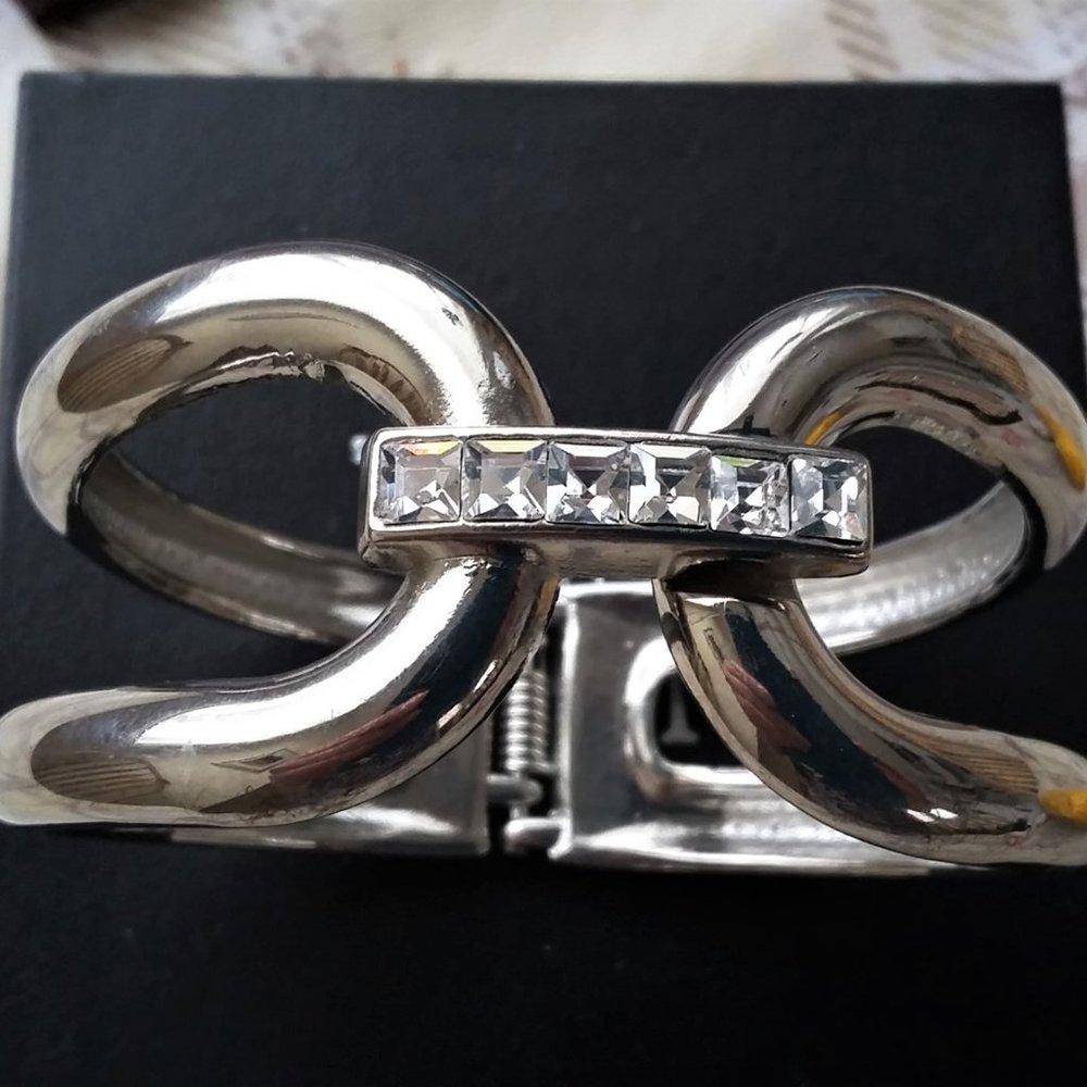 ⭐️ Host Pick⭐️ Silver Tone  Chucky Bracelet - Picture 3 of 4